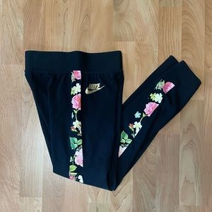 Nike Black with Floral Leg-A-See Leggings size small